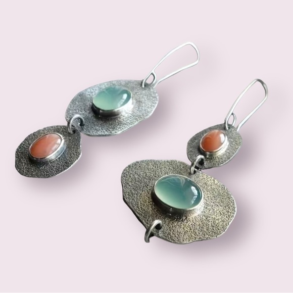 New Bohemian Artsy Asymmetric Unique Hippie Resin Stone & Vintage Look Earrings - Picture 2 of 3